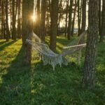 KX3957_1 Hamak ogrodowy boho siatka frędzle leżak wiszący mak