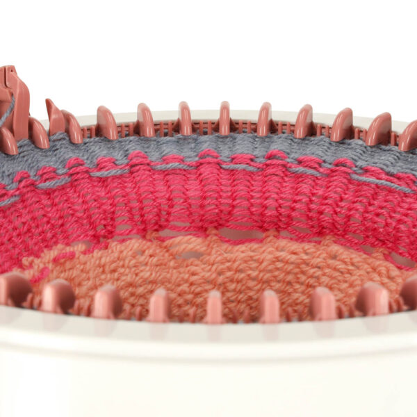 Maszyna-do-szycia-krosno-dziewiarskie-8-iglowa-okragla-4-klebki-wloczki-160934 Maszyna-do-szycia-krosno-dziewiarskie-8-iglowa-okragla-4-klebki-wloczki-160934