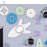 Tablica-manipulacyjna-drewniana-pomaranczowy-zegar-50x37-5cm-134518