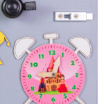 Tablica-manipulacyjna-drewniana-rozowy-zegar-50x37-5cm-134524