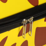 Walizka-podrozna-dla-dzieci-bagaz-podreczny-na-kolkach-zyrafa-150002