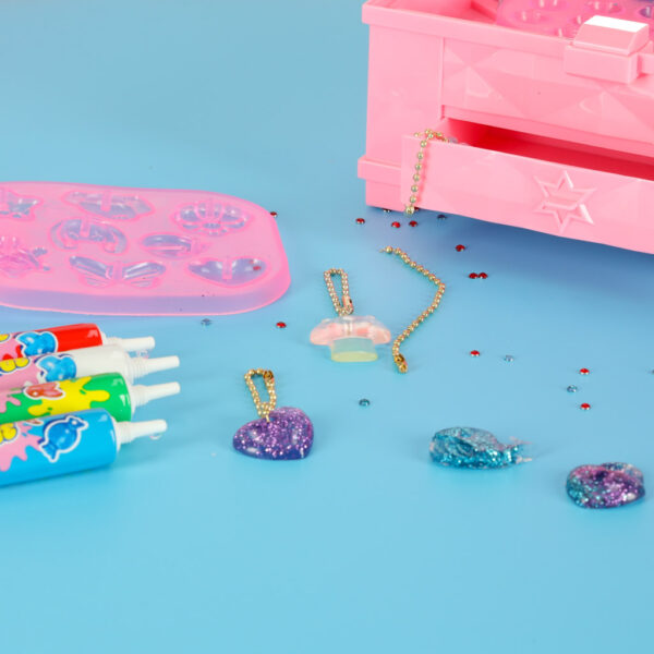 Zestaw-kreatywny-magiczne-pudelko-UV-167110 Zestaw-kreatywny-magiczne-pudelko-UV-167110