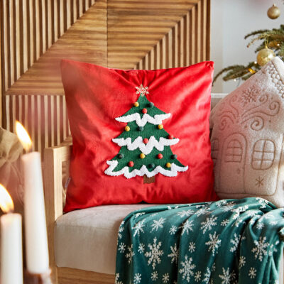 Pillowcase | TINGLA | with embroidered Christmas tree red | 45x45 cm | 866192
