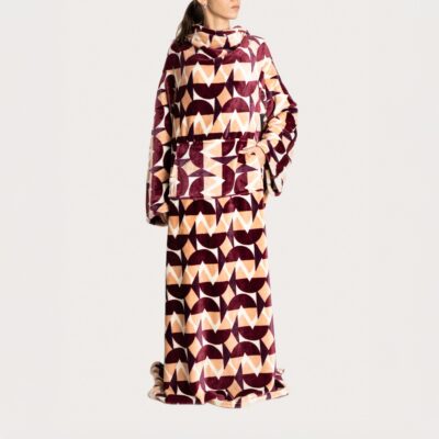 TV blanket | CHERRY CHIC | with patterned sleeves | 130x170cm | 749117