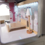 KX6201 Domek dla lalek MDF drewniany z akcesoriami LED 80cm czar