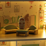 Domek-dla-lalek-drewniany-LULILO-Peonio-70cm-LED-roz-176211