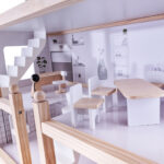 Domek-dla-lalek-drewniany-mebelki-80cm-bialy-szary-166644