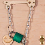 Tablica-manipulacyjna-drewniana-sensoryczna-zielony-zegar-75x50cm-131891