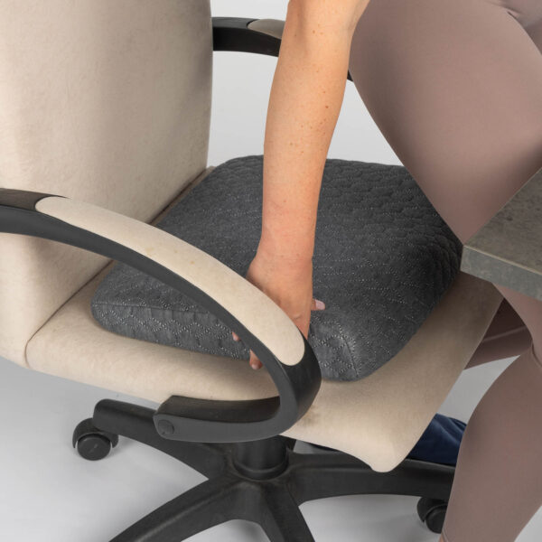 23354_PS04_Seat_Cushion_MemoSilver_VitaSpine_WEB_ENG 23354_PS04_Seat_Cushion_MemoSilver_VitaSpine_WEB_ENG