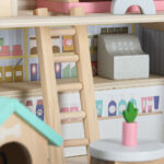 Domek-w-walizce-hotel-spa-dla-zwierzat-drewniane-mebelki-figurki-177560