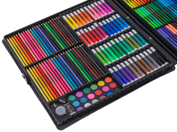 Zestaw-plastyczny-do-malowania-w-walizce-258el-822271 Zestaw-plastyczny-do-malowania-w-walizce-258el-822271