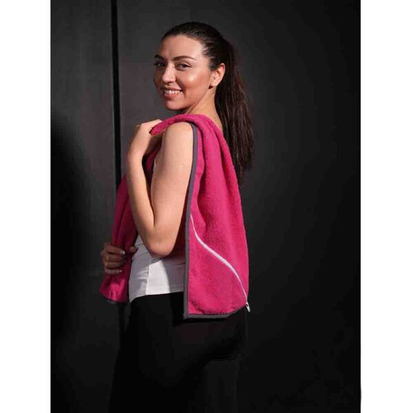 recznik-sport-z-kieszonka-30x110-fuksja recznik-sport-z-kieszonka-30x110-fuksja
